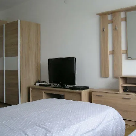 Twin Oaks Apartment