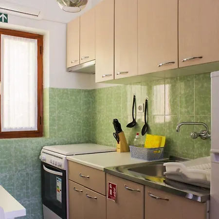 Twin Oaks Apartment